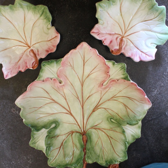 Carraro Made in Italy Ceramic Leaf Shape Design Serving Bowl & 2 side bowls - Picture 1 of 5